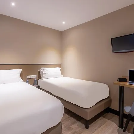 Lilas Blanc 3* Paris