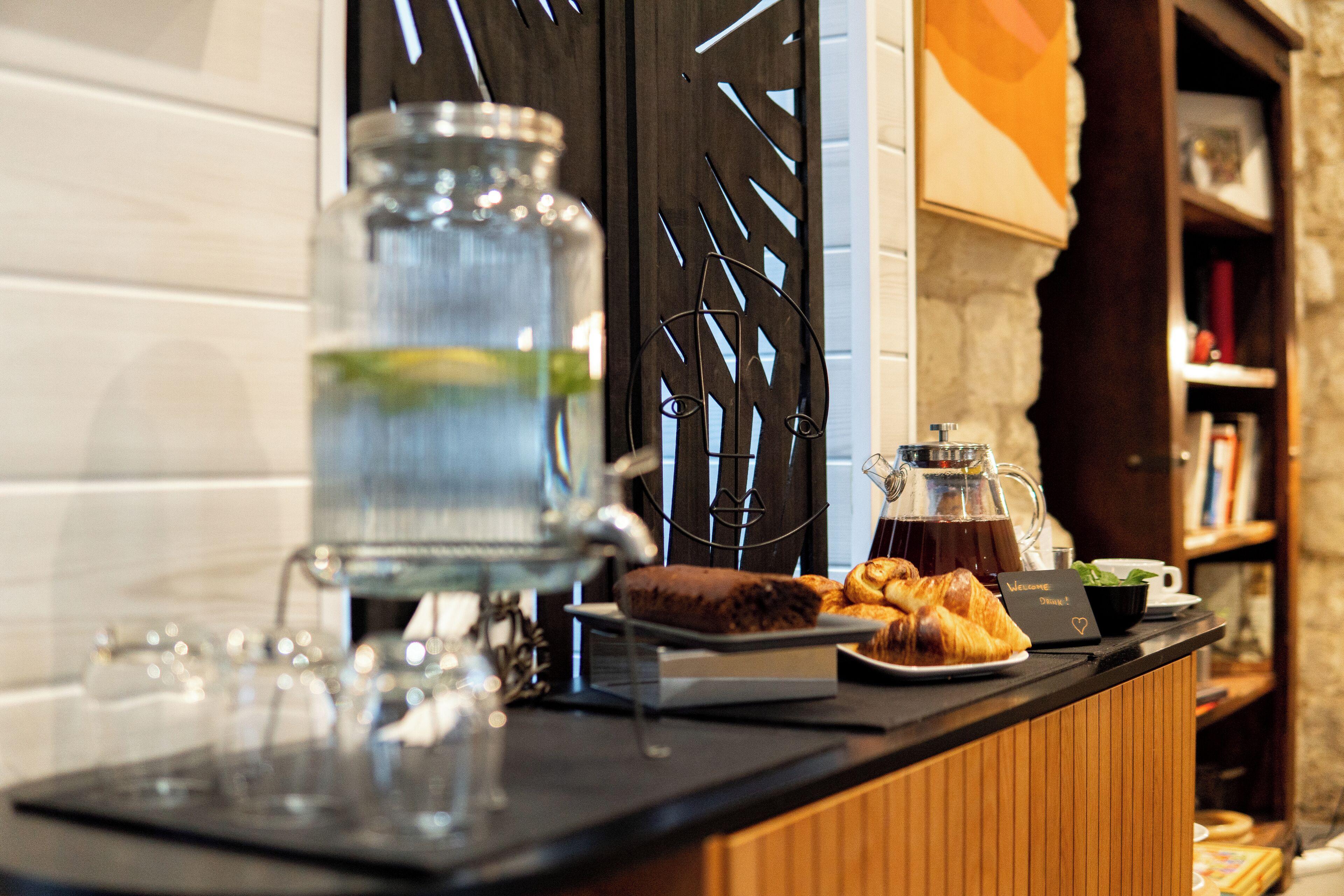 Hotel Lilas Blanc Parigi